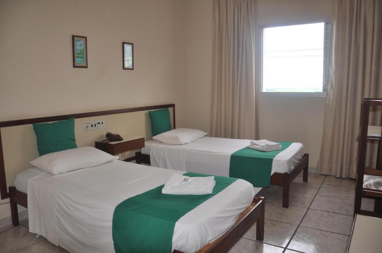 Optimum Plaza Hotel Monte Alto Buitenkant foto